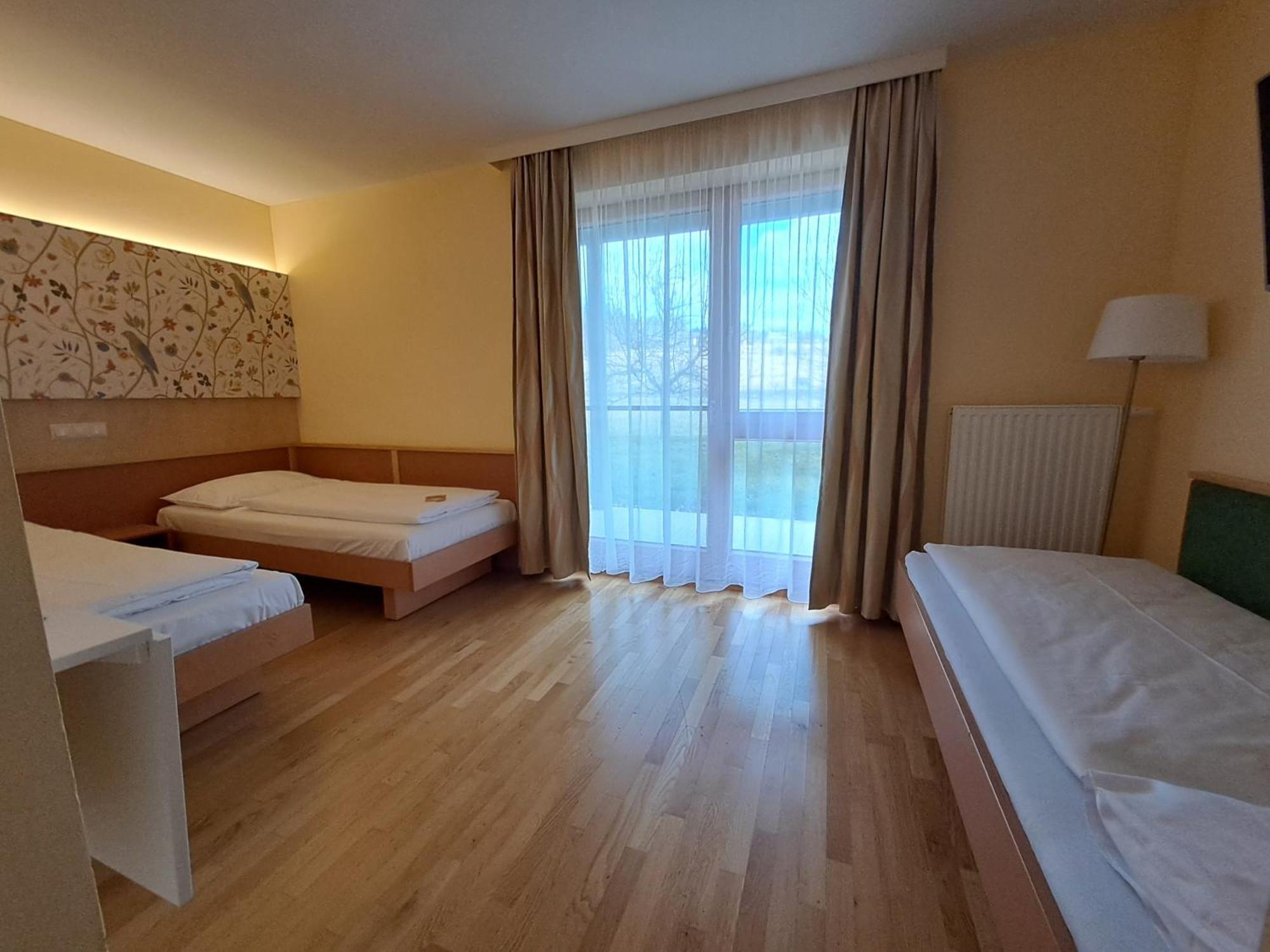 Jufa Hotel Stubenbergsee Exterior photo